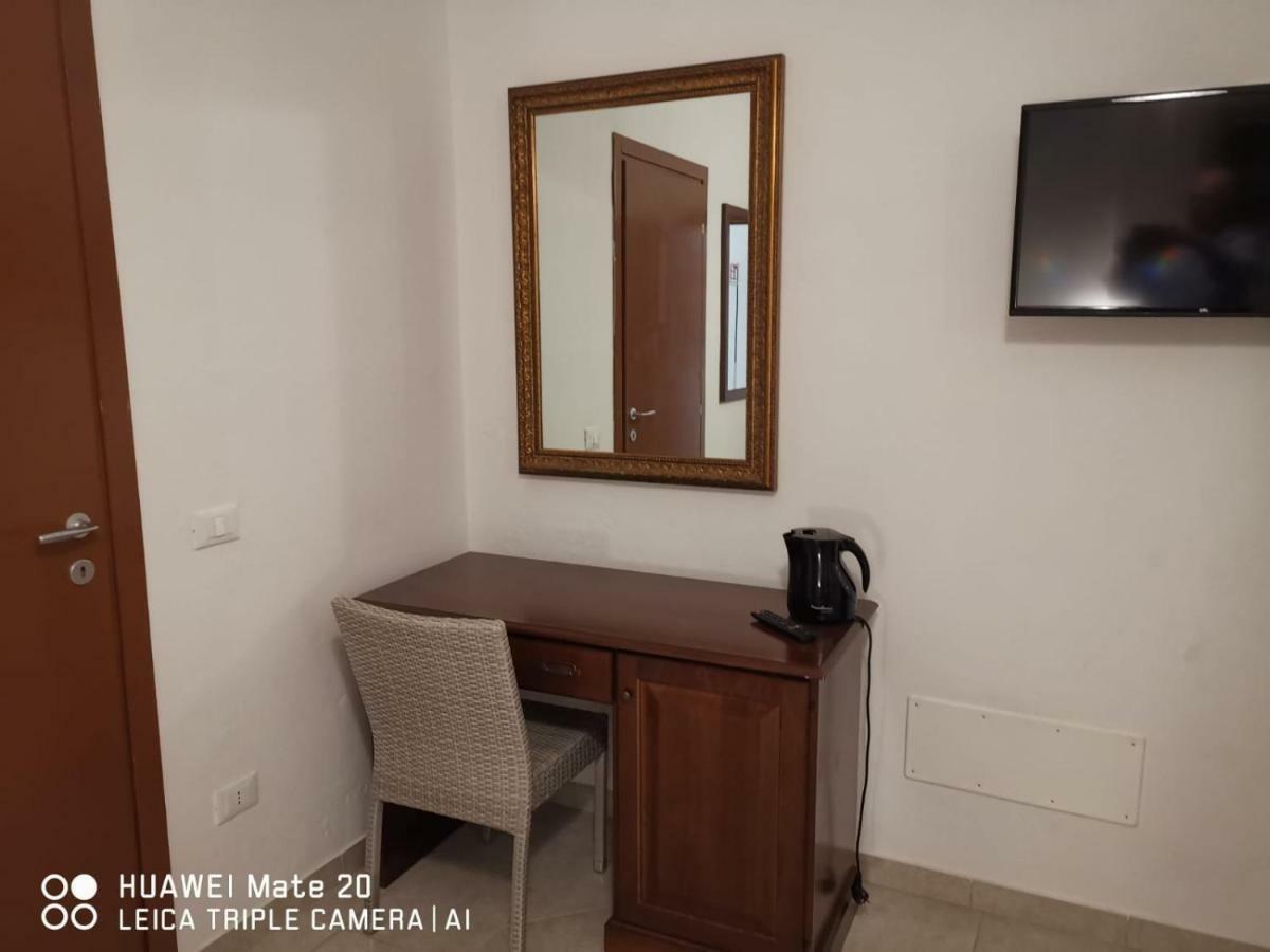 Hotel-Locanda ZANZARINA D'ORO nel PARCO OGLIO SUD Calvatone Exterior foto