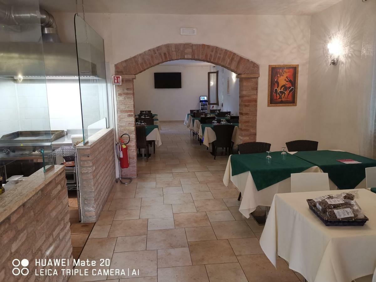 Hotel-Locanda ZANZARINA D'ORO nel PARCO OGLIO SUD Calvatone Exterior foto